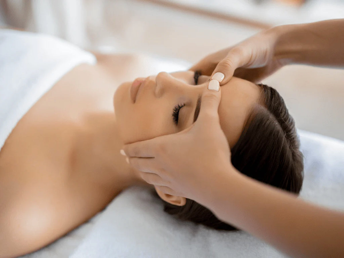 Piel Beneficios De Masajear El Rostro Masajes En El Rostro Masaje